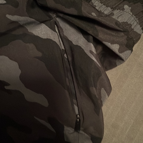 Black camo, Athleta, size S - Picture 3 of 6